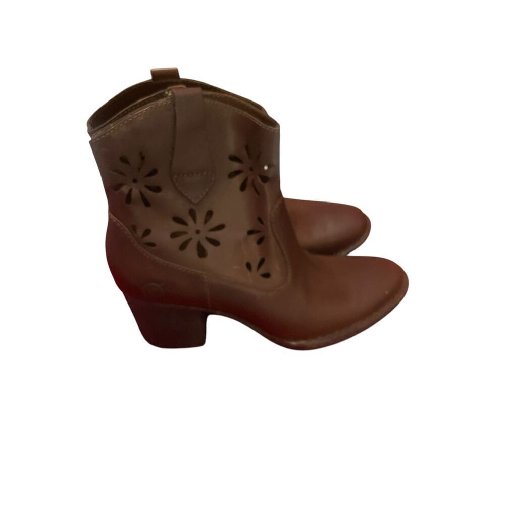 New Born Womens Brown Leather Western Floral Cut Out Flower Ankle Boots Size 6.5